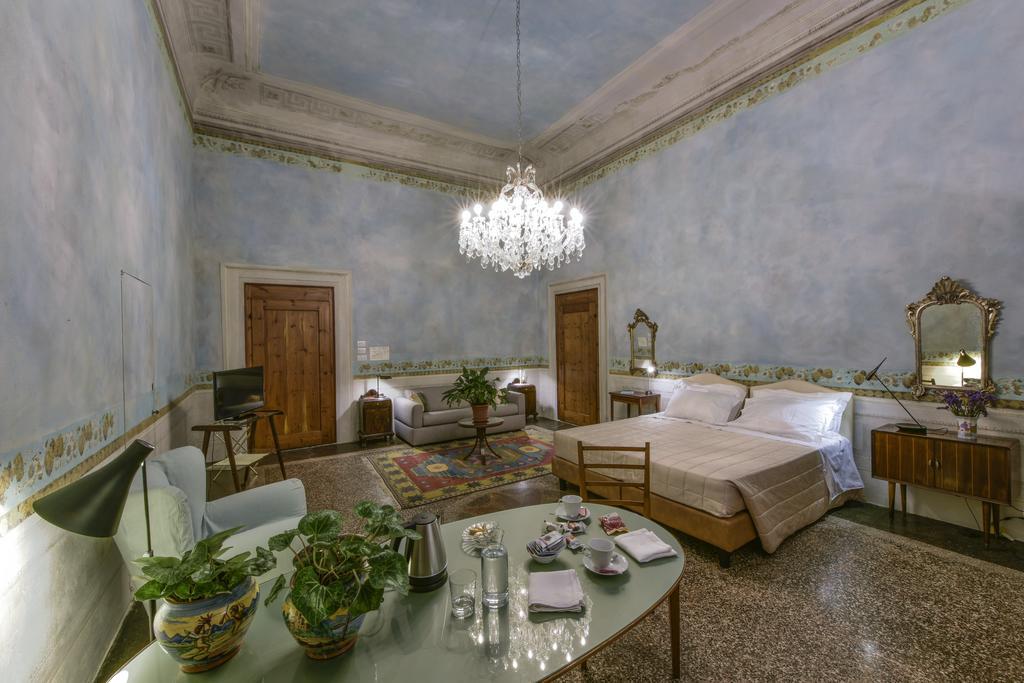 Torre Dei Lari Residenza D'Epoca Bed & Breakfast ฟลอเรนซ์ ภายนอก รูปภาพ
