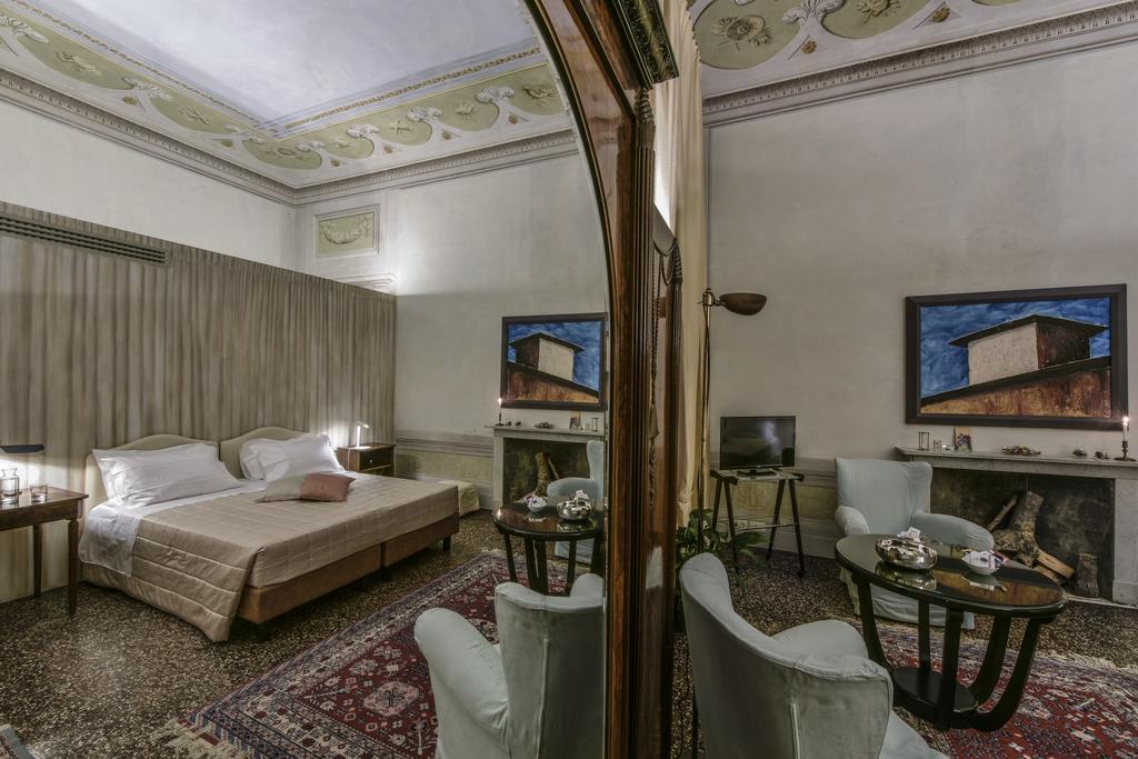 Torre Dei Lari Residenza D'Epoca Bed & Breakfast ฟลอเรนซ์ ภายนอก รูปภาพ
