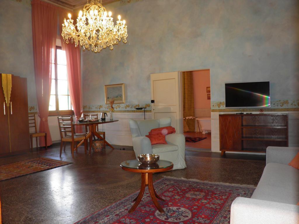 Torre Dei Lari Residenza D'Epoca Bed & Breakfast ฟลอเรนซ์ ภายนอก รูปภาพ