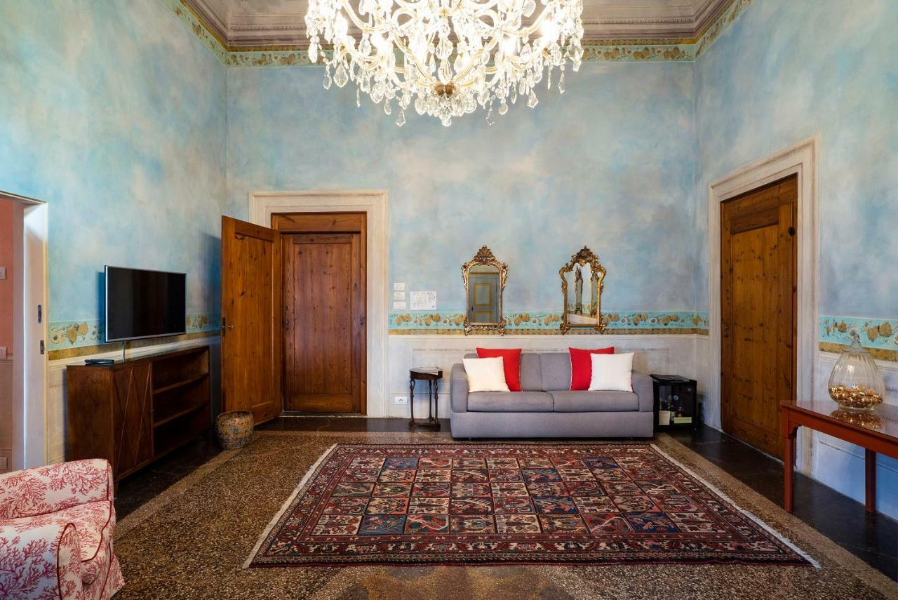 Torre Dei Lari Residenza D'Epoca Bed & Breakfast ฟลอเรนซ์ ภายนอก รูปภาพ